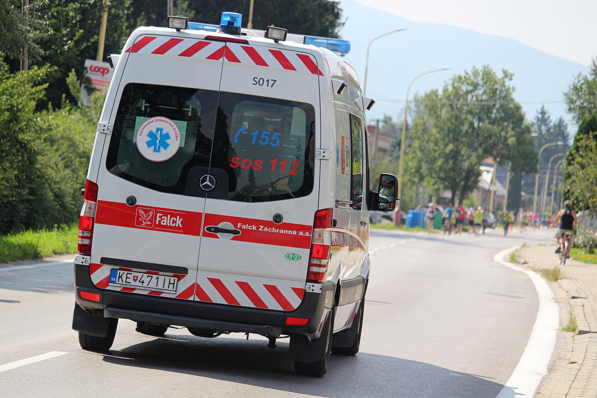 ambulance-4399173_1920